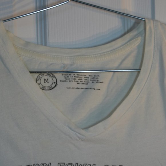 Out of Print "On the Road" T-Shirt - Picture 3 of 4